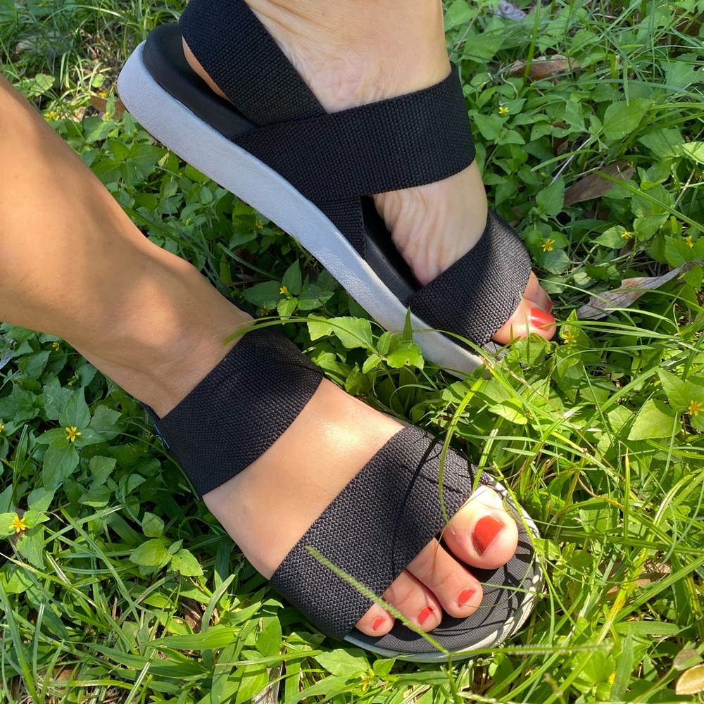 Keen sandles size 8.5